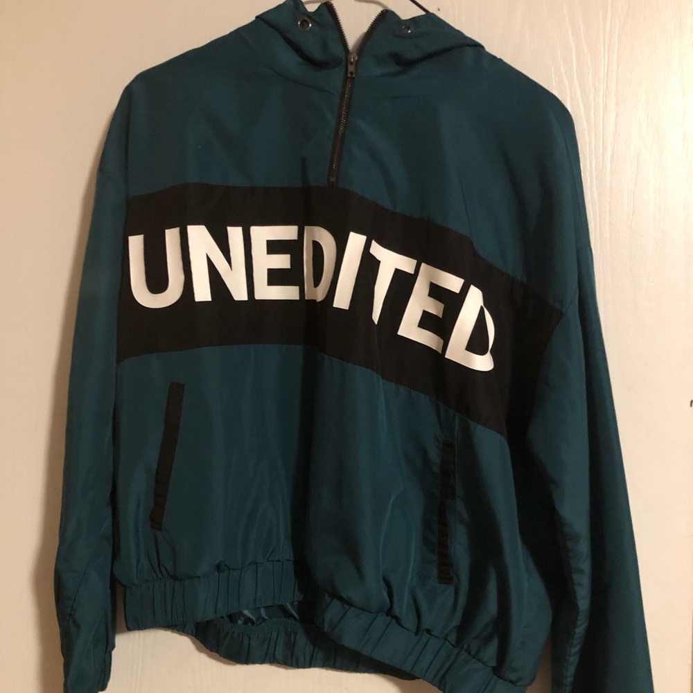 Pullover windbreaker jacket